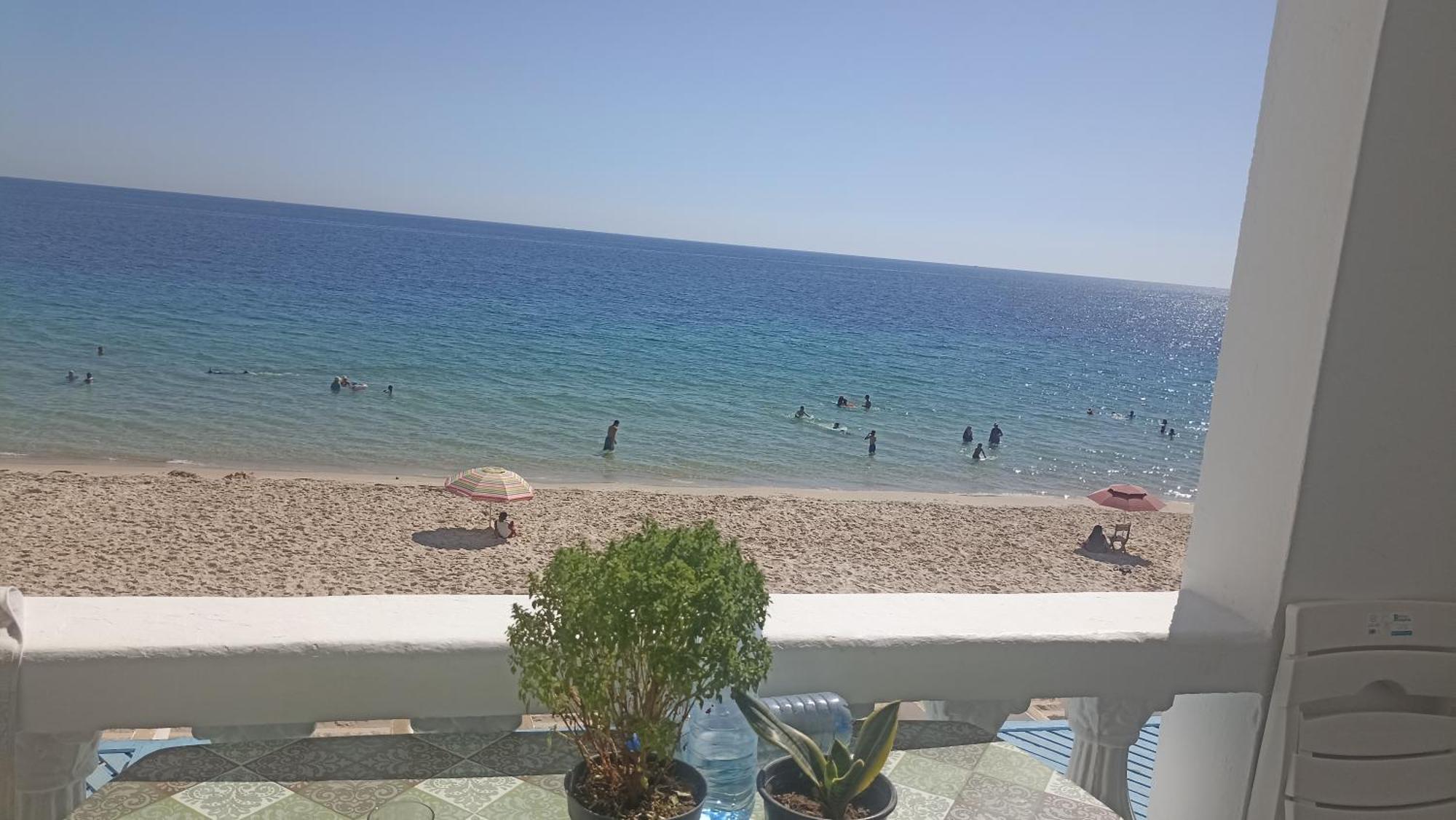 Pied Dans L'eau A Mediterraneen *